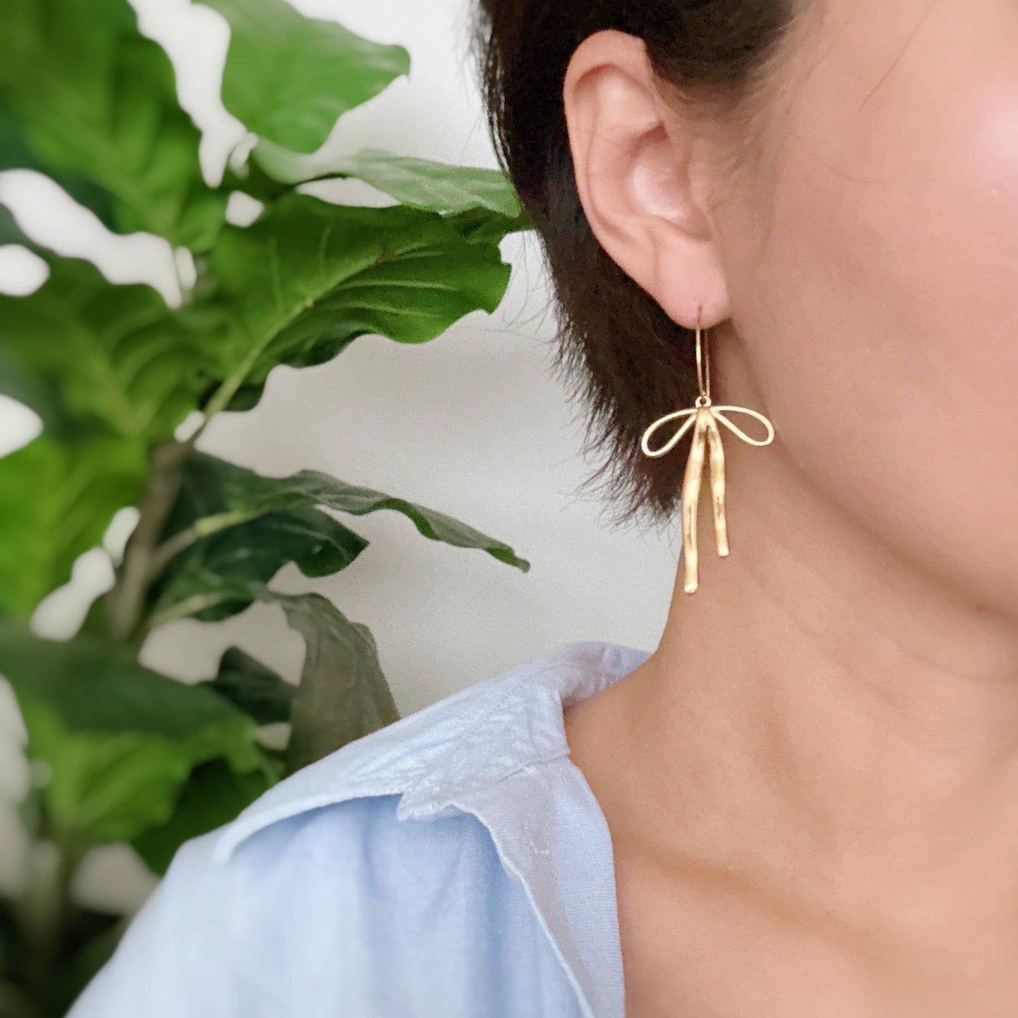 Stylist Bow Drop Earrings: Gold